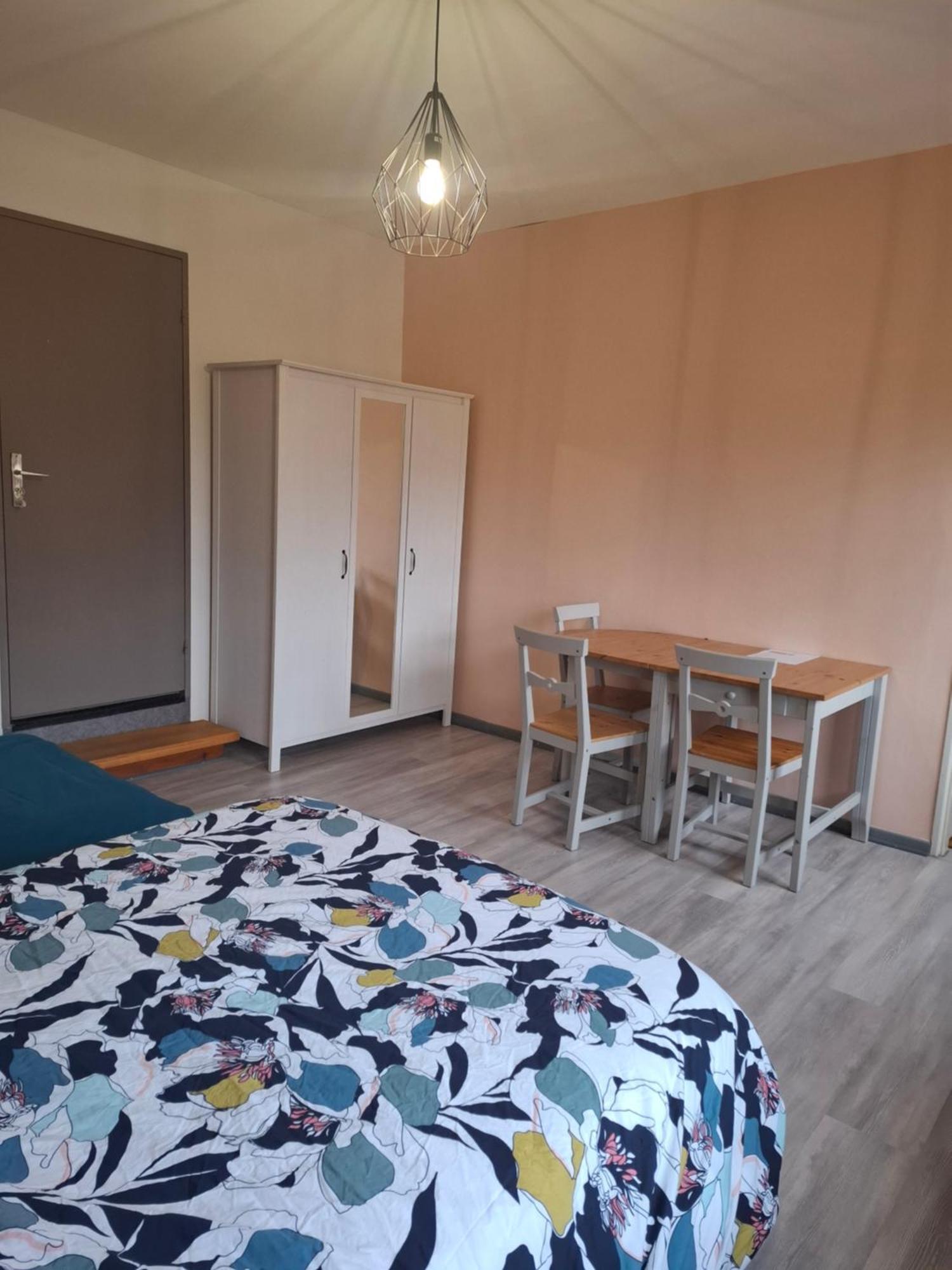 gîte l'œuf ou la poule, parking privé Ribeauvillé Extérieur photo